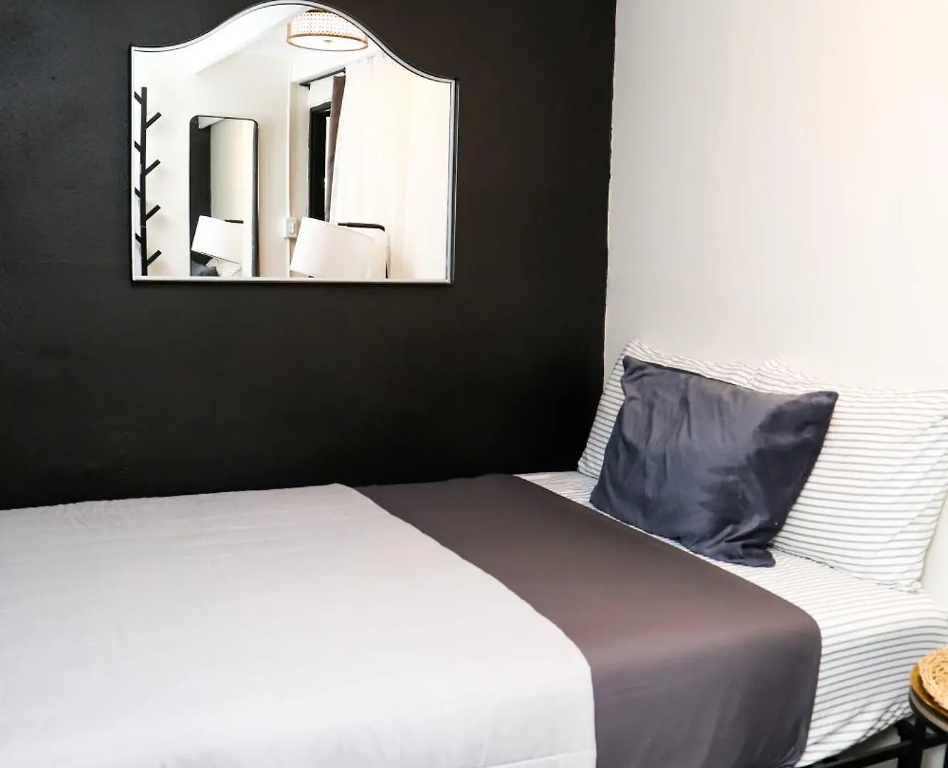 Homestay Private Rooms In Duplex Home 4 Bath Fq Beds 1-3Ppl San Juan