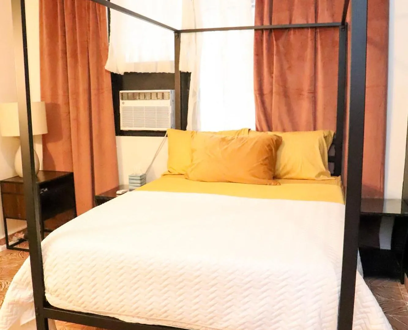 Private Rooms In Duplex Home 4 Bath Fq Beds 1-3Ppl San Juan