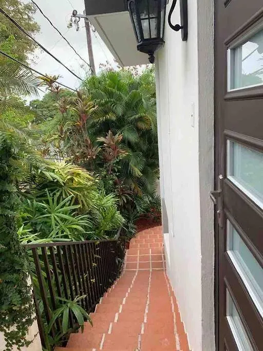 Alloggio in famiglia Private Rooms In Duplex Home 4 Bath Fq Beds 1-3Ppl San Juan